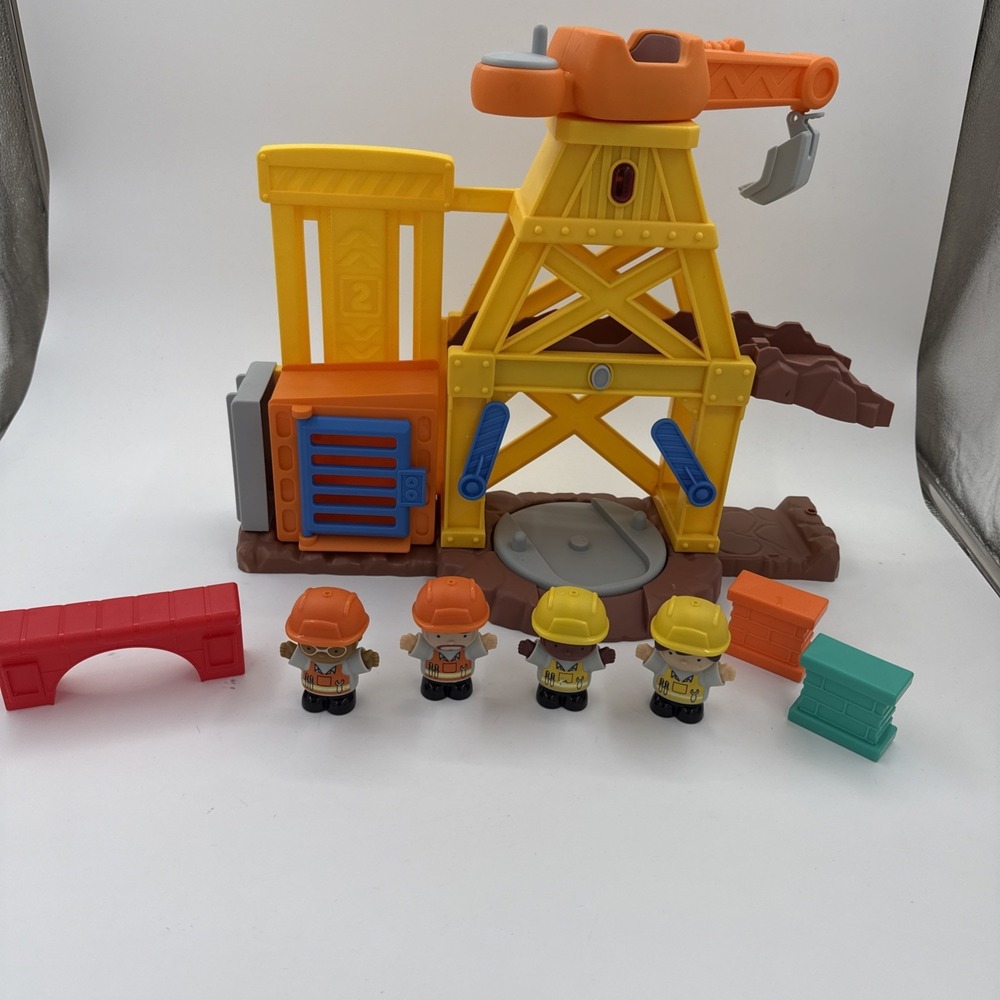 Playgo Construction Site With Moving Parts & 4 Workers